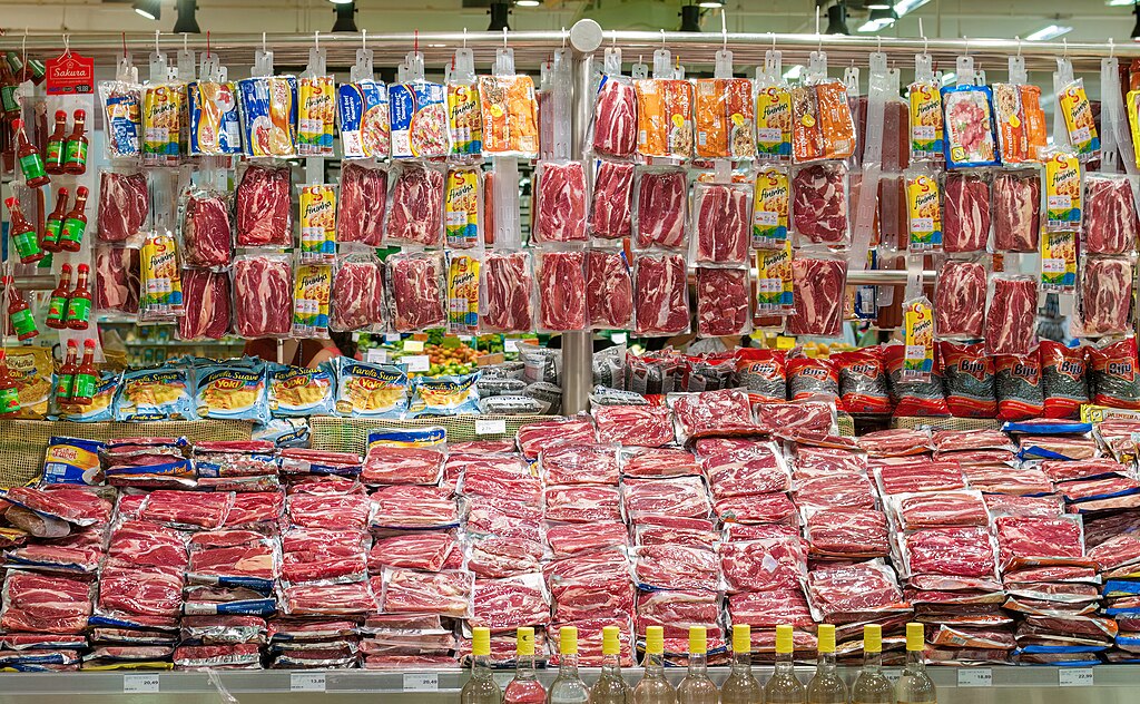 Rayon viande d’un magasin Carrefour de Sao Paolo (Brésil).