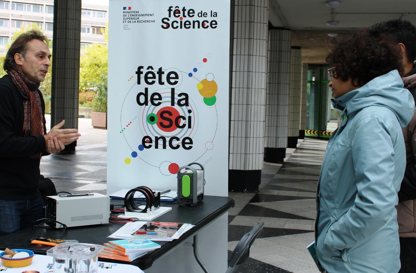 Atelier scientifique proposé dans le cadre de la Fête de la science 2022 © CY Cergy Paris Université